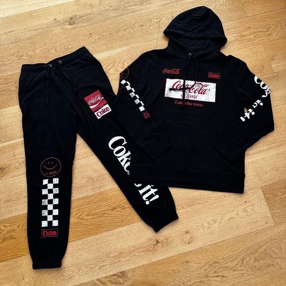 Aeropostale Coca Cola Classic Pullover Hoodie & Joggers Set - Picture 1 of 8